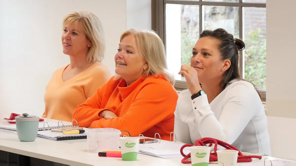 Deelnemers volgen de training Kinder- en jongerentherapie in Waalwijk