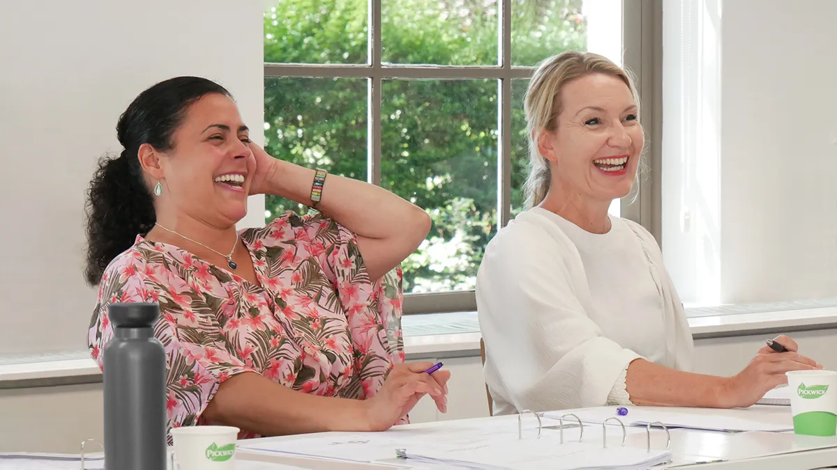 Cursisten hebben plezier tijdens de training Stressmanagement